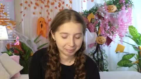 junebarton online show from October 27, 7:41 am