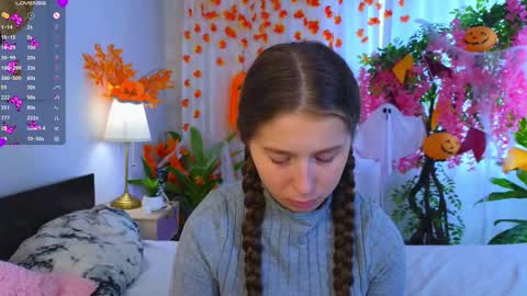 junebarton online show from October 20, 9:47 am