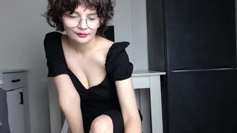 JunneWers online show from October 6, 7:04 am