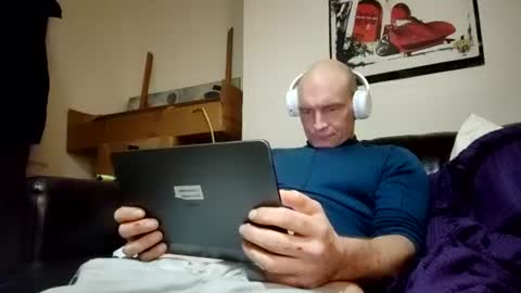 Yuri online show from December 1, 6:00 am