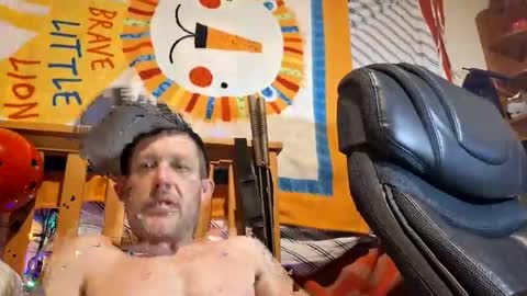 jusntym online show from November 3, 7:09 am