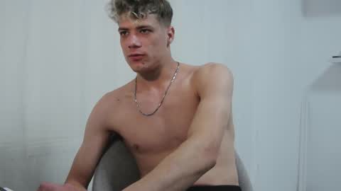 Snapshot of just_alexx12 chatting on October 20, 5:18 pm just_alexx12 online show from October 20, 5:18 pm