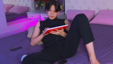 just_gay_ online show from March 8, 10:34 pm