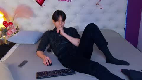 just_gay_ online show from February 18, 1:44 pm