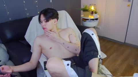 just_gay_ online show from February 9, 1:14 pm
