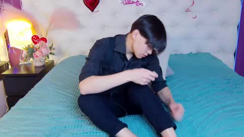 just_gay_ online show from February 19, 1:28 pm