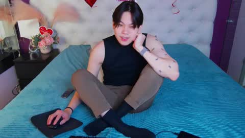 just_gay_ online show from February 25, 9:26 pm