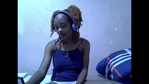 Snapshot of just_nuru chatting on February 24, 4:15 pm just_nuru online show from February 24, 4:15 pm