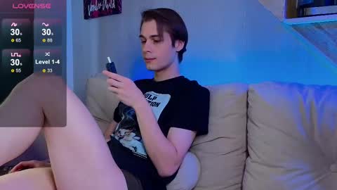 Snapshot of just_sammy chatting on February 24, 5:11 am Samuel online show from February 24, 5:11 am