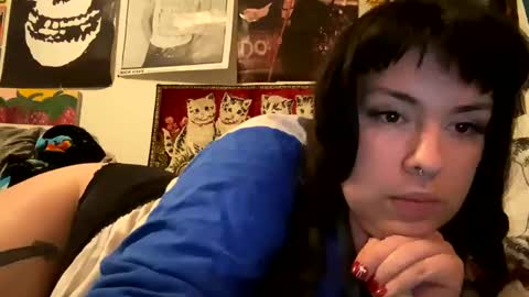 Snapshot of justalittlewetnow chatting on February 11, 3:29 am justalittlewetnow online show from February 11, 3:29 am