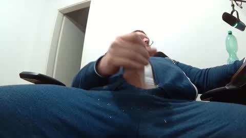 Just Flo ---  online show from January 14, 8:06 pm