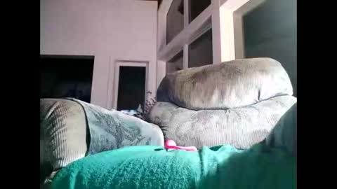 Gil indpendant model exhibitionnist online show from December 4, 2:11 am