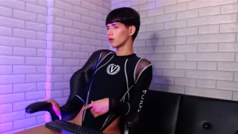 Snapshot of justin_spencer chatting on March 7, 6:46 am Justin online show from March 7, 6:46 am
