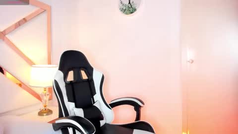 Justin online show from November 29, 7:43 pm