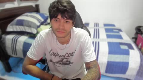 Snapshot of justin_stark1 chatting on December 3, 1:58 am Diego online show from December 3, 1:58 am