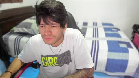 Snapshot of justin_stark1 chatting on December 3, 11:40 pm Diego online show from December 3, 11:40 pm