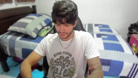 Snapshot of justin_stark1 chatting on January 8, 11:30 pm Diego online show from January 8, 11:30 pm