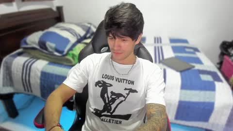 Snapshot of justin_stark1 chatting on December 6, 3:24 am Diego online show from December 6, 3:24 am