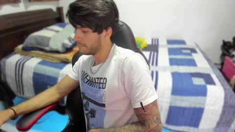Snapshot of justin_stark1 chatting on December 12, 12:16 am Diego online show from December 12, 12:16 am