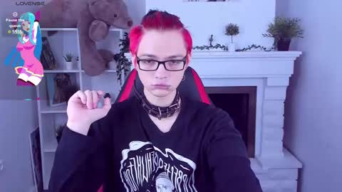 JUSTIN online show from March 11, 8:20 pm