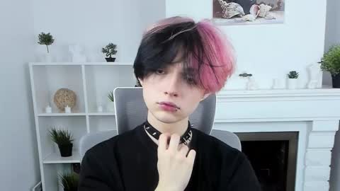 JUSTIN online show from September 25, 8:38 pm