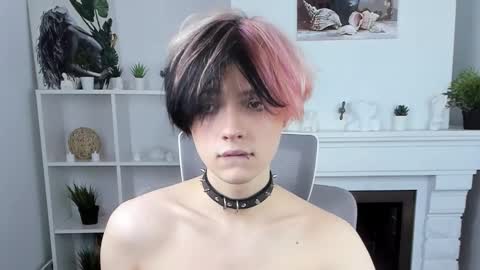 JUSTIN online show from October 11, 12:43 pm