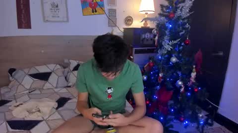 Justin online show from December 14, 11:00 pm