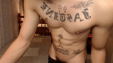 justine_hunk online show from April 16, 7:30 am