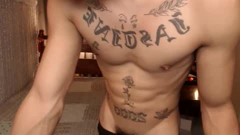 justine_hunk online show from January 18, 2:59 pm