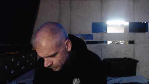 justinmoore1987 online show from December 22, 9:27 am