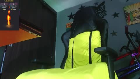 Justinsc online show from April 11, 9:19 pm