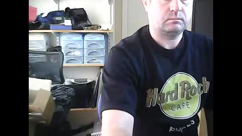 Snapshot of justmav chatting on December 17, 10:12 am justmav online show from December 17, 10:12 am