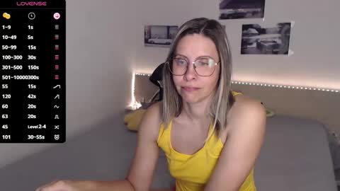 Julie online show from September 20, 4:15 am