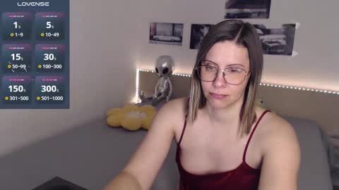 Julie online show from January 18, 5:20 am