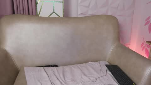 Snapshot of justnala_ chatting on February 10, 6:53 am Nala online show from February 10, 6:53 am