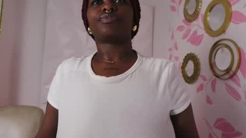 Snapshot of justnala_ chatting on February 11, 6:40 am Nala online show from February 11, 6:40 am