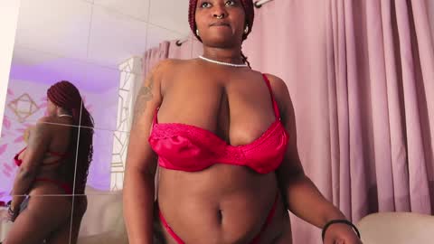 Snapshot of justnala_ chatting on February 3, 7:51 am Nala online show from February 3, 7:51 am