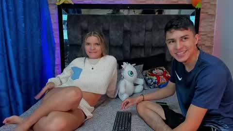 Snapshot of juva_ chatting on February 16, 12:52 am Juan and friends online show from February 16, 12:52 am