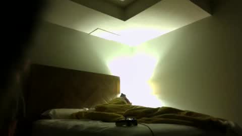 J and Sugar snap pea online show from November 18, 2:25 am