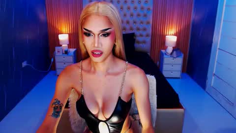 Snapshot of jynxocean chatting on January 5, 7:49 am Jynx online show from January 5, 7:49 am