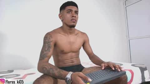 k_florez online show from April 27, 2:31 am