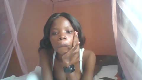Snapshot of kadzo23 chatting on January 20, 4:43 am Kadzo online show from January 20, 4:43 am