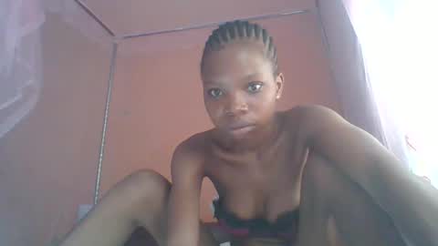 Snapshot of kadzo23 chatting on January 20, 9:56 am Kadzo online show from January 20, 9:56 am
