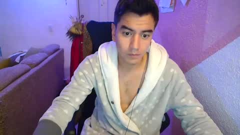 Snapshot of kael_art_d chatting on December 7, 6:48 am kael_art_d online show from December 7, 6:48 am