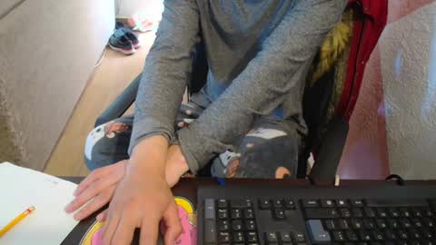 Snapshot of kael_art_d chatting on March 12, 4:35 pm kael_art_d online show from March 12, 4:35 pm