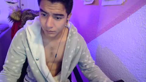 Snapshot of kael_art_d chatting on December 19, 12:34 pm kael_art_d online show from December 19, 12:34 pm