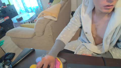 Snapshot of kael_art_d chatting on March 6, 9:09 pm kael_art_d online show from March 6, 9:09 pm