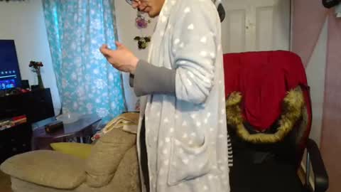 Snapshot of kael_art_d chatting on March 7, 12:37 am kael_art_d online show from March 7, 12:37 am