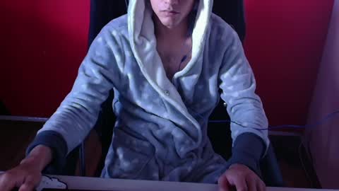 kael_art_d online show from October 7, 10:39 pm