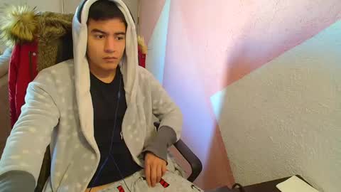 Snapshot of kael_art_d chatting on December 16, 4:16 pm kael_art_d online show from December 16, 4:16 pm